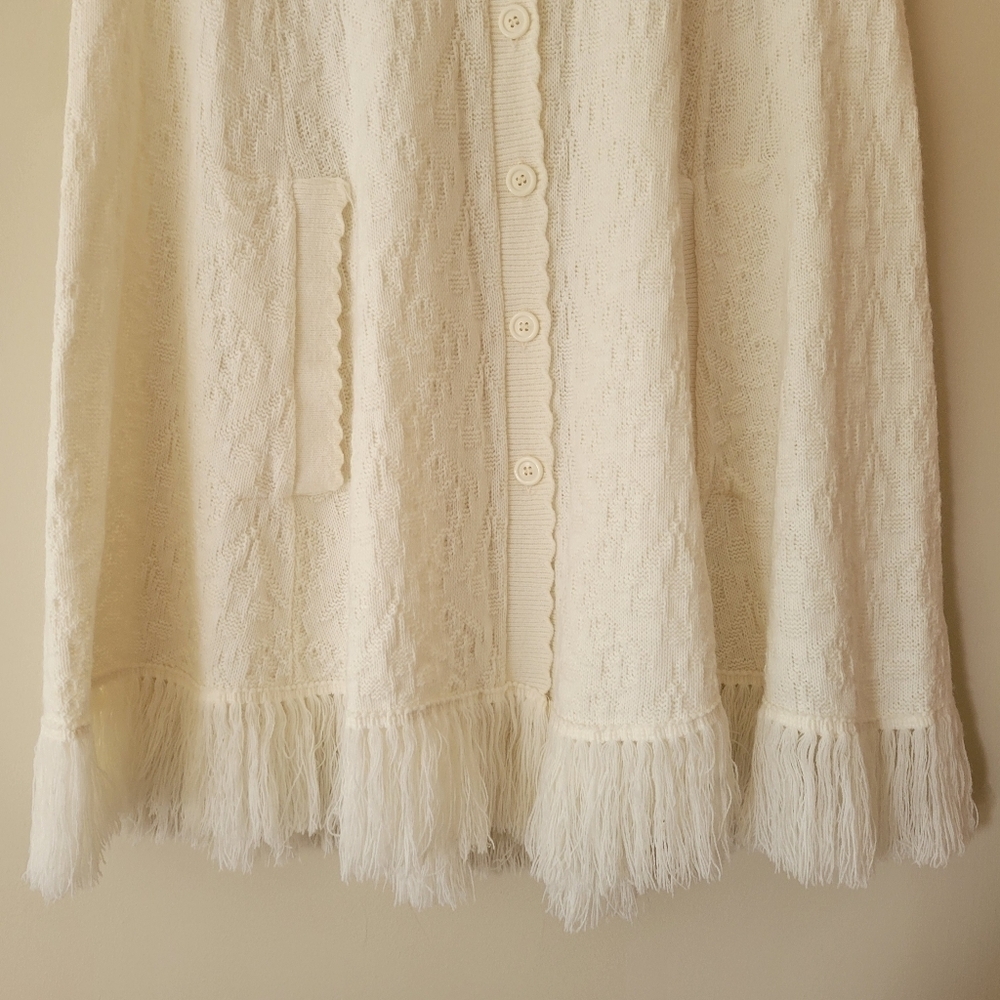 Vintage Cream White Knit Poncho Shawl Button Front Sweater with Fringe - Picture 4 of 7